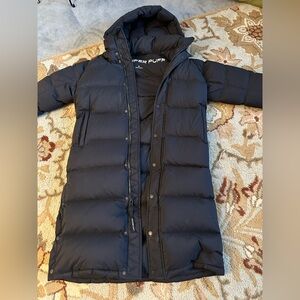 Aritzia TNA super puff size medium